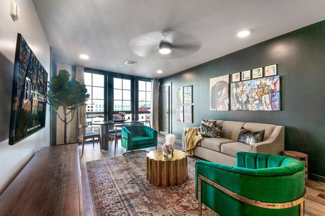 Photo - 611 Commerce St Unit ID1267071P