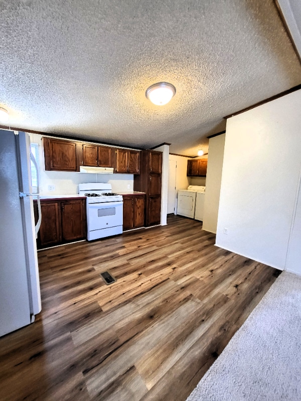 Photo - 2500 Mann Rd