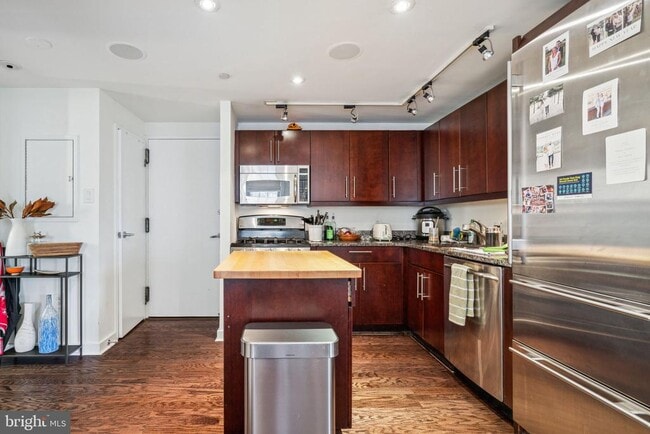 Photo - 219 S 18th St Unit 1412