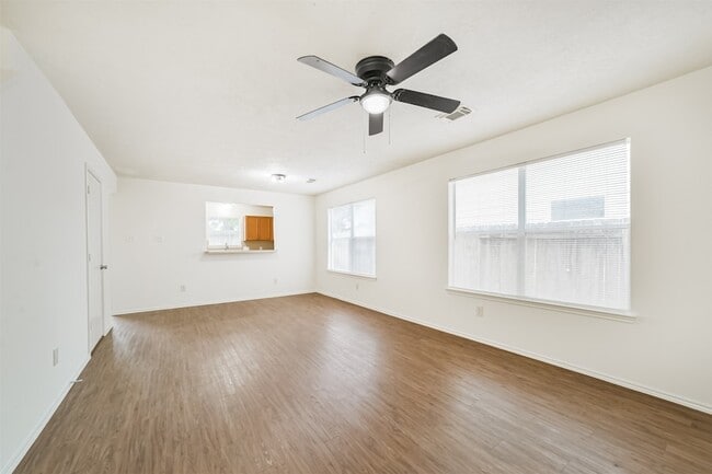 33318 Cottonwood Bend