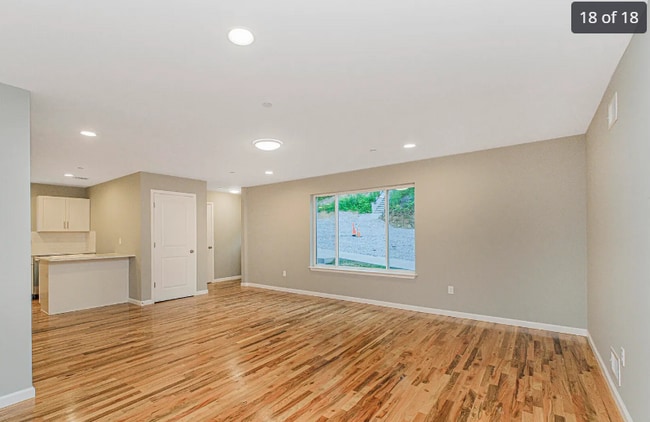 Photo - 17 Cunard Ave