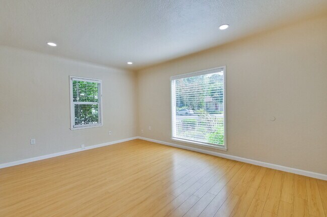Photo - Bright, Clean and Cozy 2BR, 1BA Single Fam...
