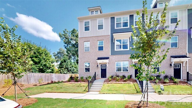 Building Photo - 3640 Spencer St
