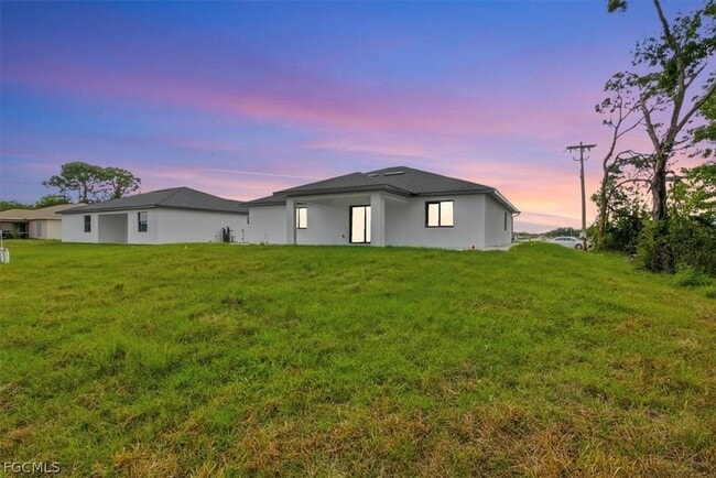 Photo - 541 Chalet Ave S