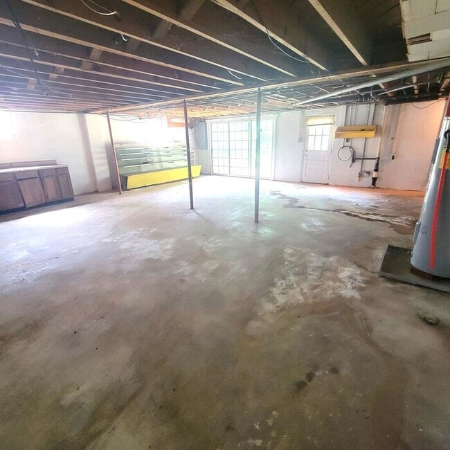 Photo - 216 Maxwell Dr
