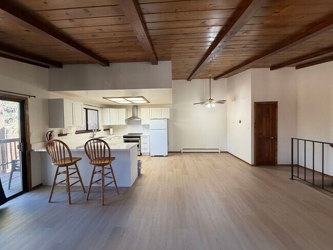 Photo - Tri-Level Lake Village Condo with Upgrades