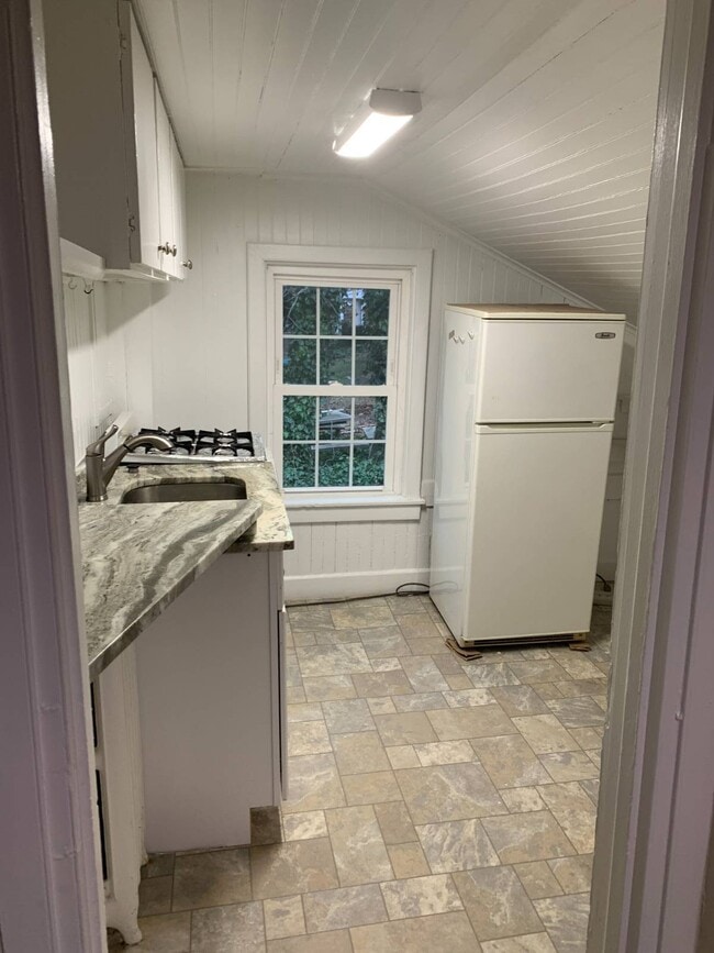 Photo - 119 E Main St