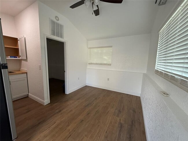 Photo - 5521 5th Ave N