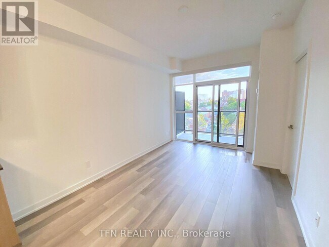 Photo - 1603 Eglinton Ave W Unité 408