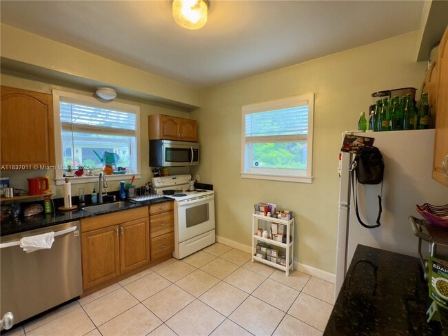 Photo - 16 Malaga Ave