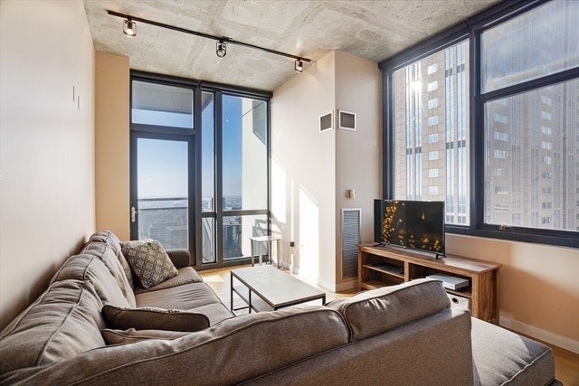 Photo - 235 W Van Buren St Unit 4114