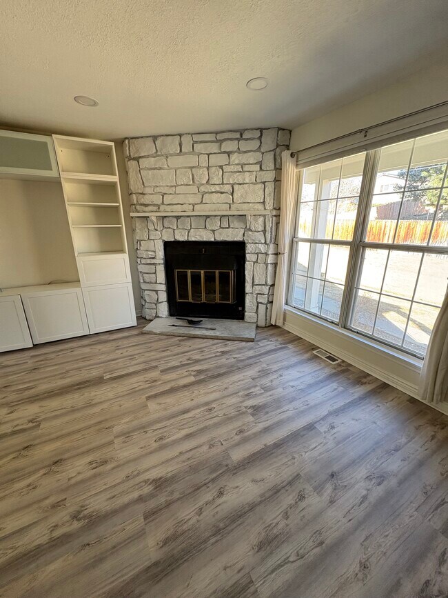 Photo - 19617 Rosewood Ct