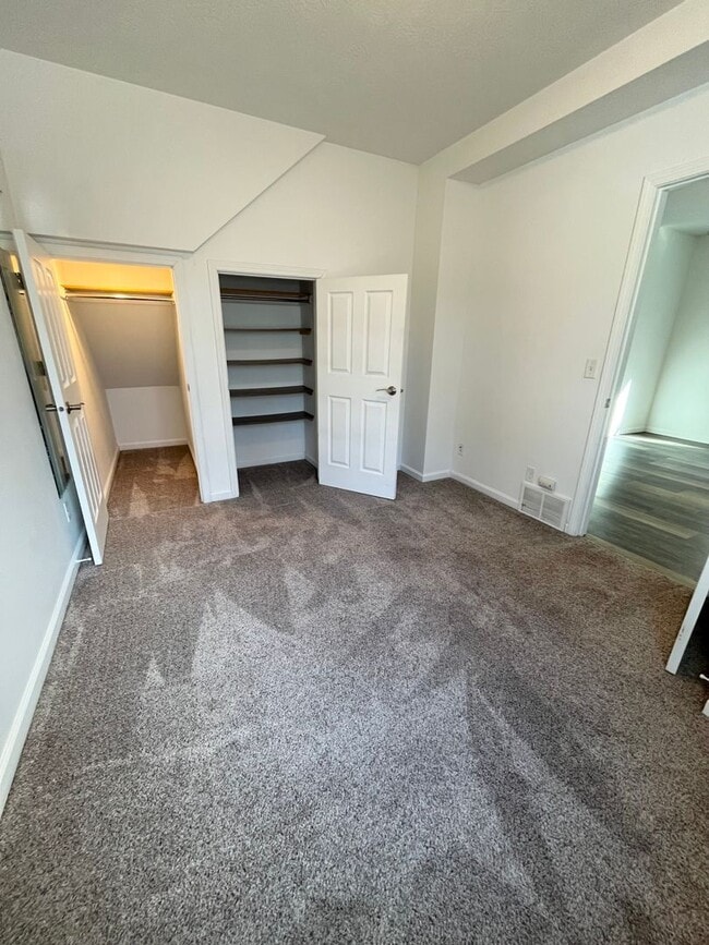 Photo - 815 W 11th St Unit A