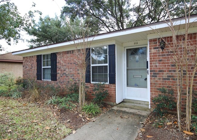 Photo - 111 Azalea St