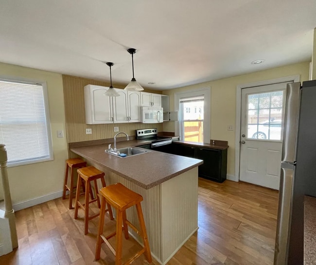 Photo - Charming 2-Bedroom Single-Family Home – Pr...