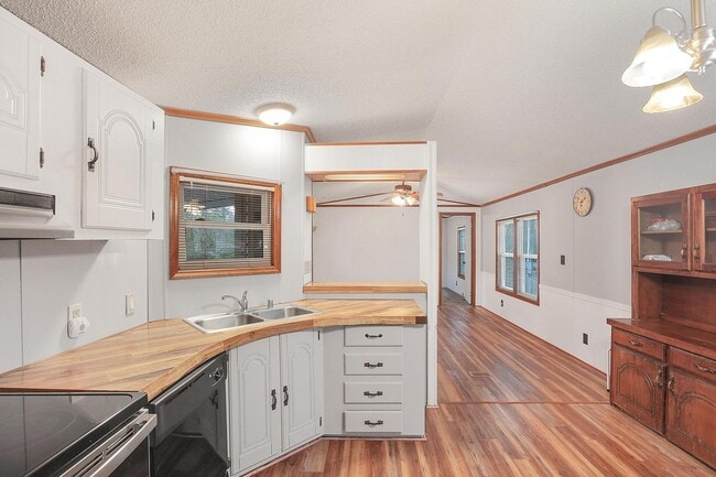 Photo - 312 Queens Rd