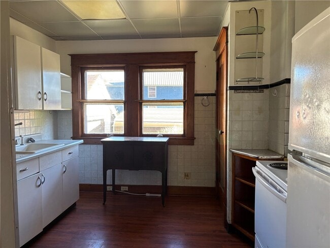 Photo - 15 Maple Ave