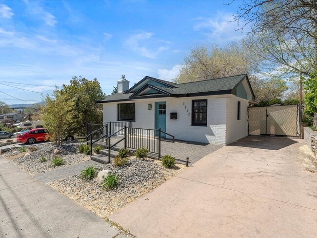 Photo - 2 bed, 1 bath with built in office near UNR