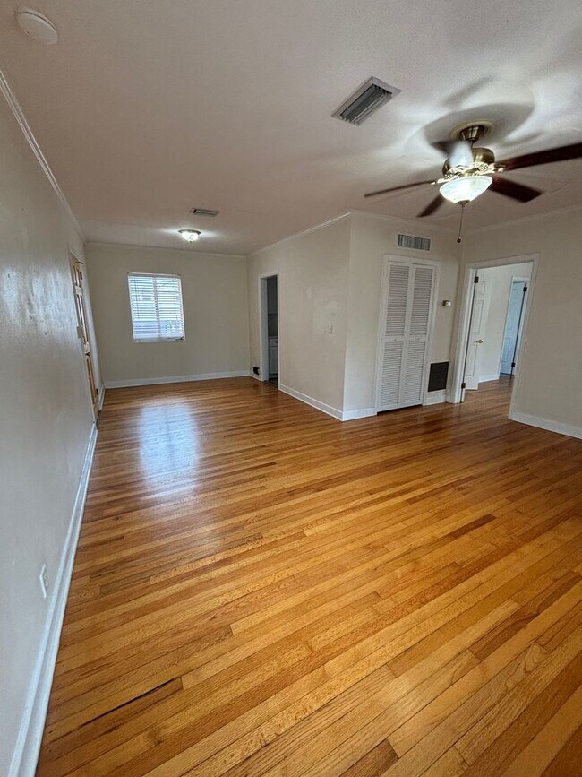 Photo - R1026 University Heights Unit 1028