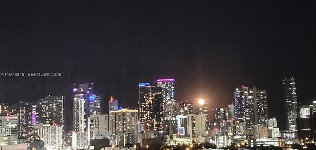 Photo - 900 SW 8th St Unidad 1408