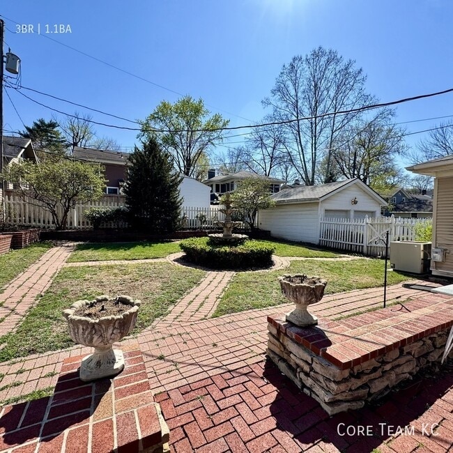 Photo - 411 W 60th Terrace