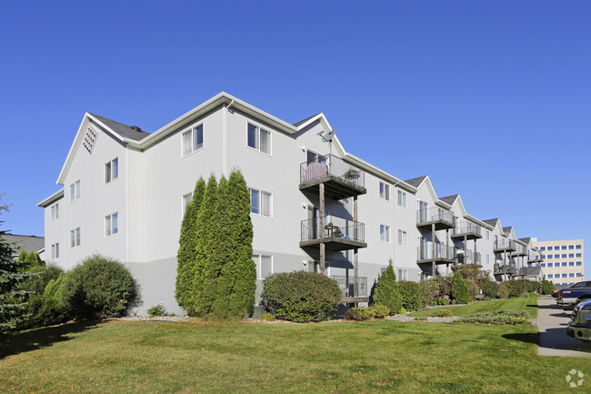 Building Photo - Dakota Park Apartments