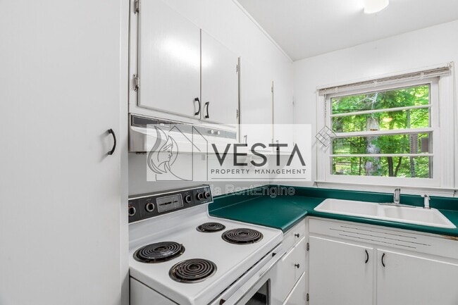 Photo - 12 la Salle Ln
