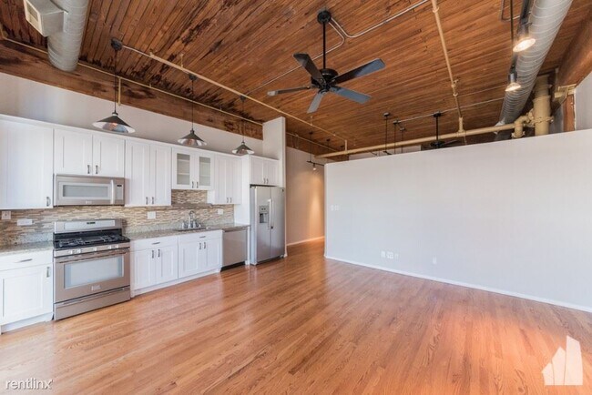 Photo - 1 br, 1 bath Condo - 1801 S Michigan Ave