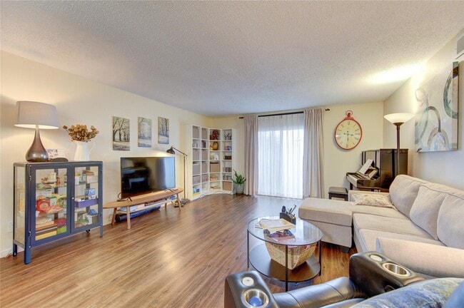 Photo - 1901 S Voss Rd Unidad 4