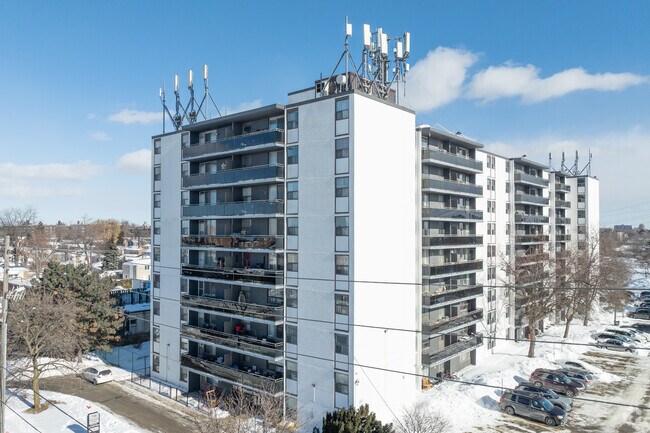 Photo - 739 Birchmount Rd