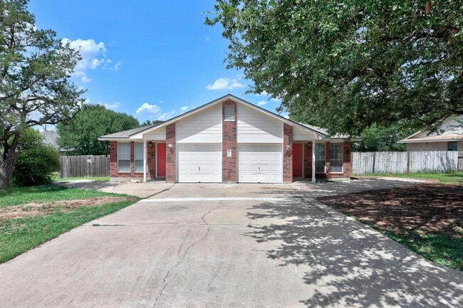 Building Photo - 502 Rockmoor Dr Unit B Rental