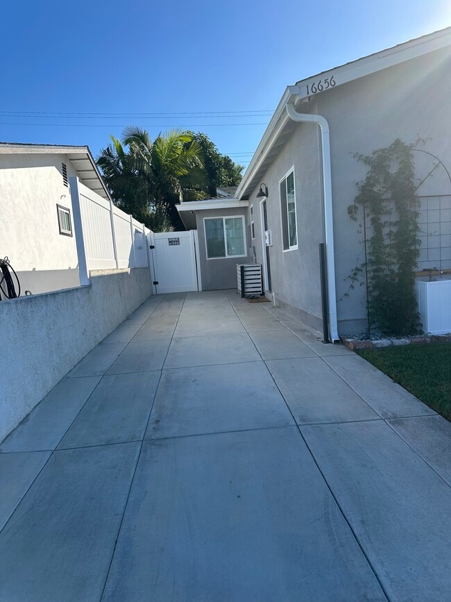 Photo - 16656 Ross Ln Unit ADU