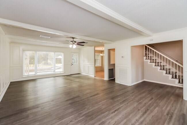 Photo - 3823 Glenheather Dr