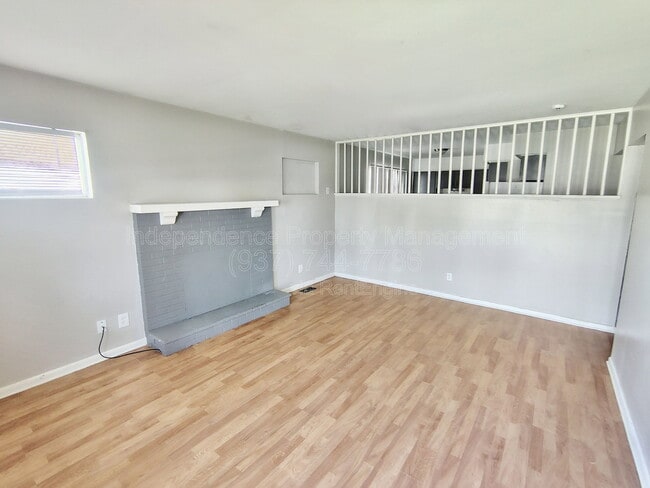 Photo - 2210 Woodlawn Ave