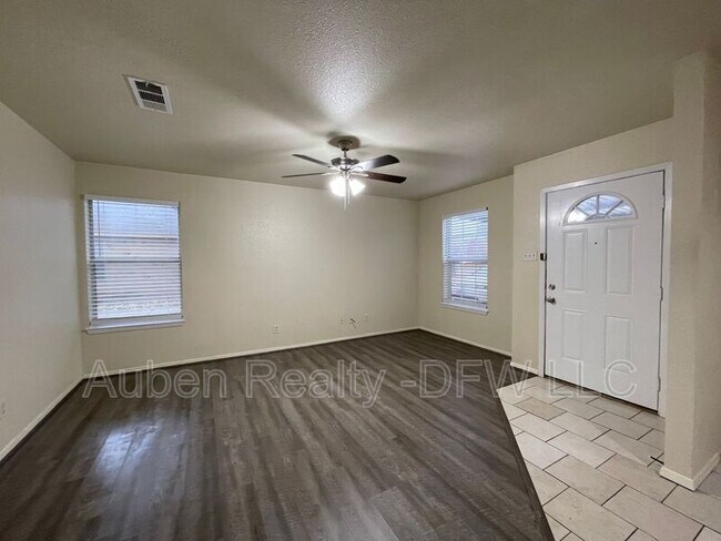 Photo - 121 Cambridge Dr Unit 1