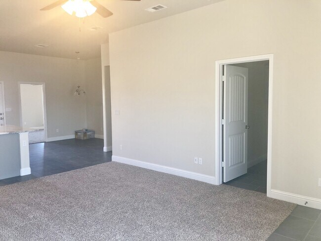 Photo - 10511 Valencia Ave