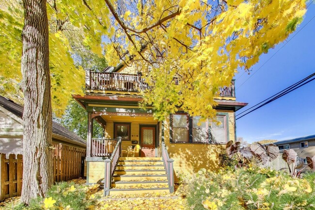 Photo - 916 Pleasant St Unit 1