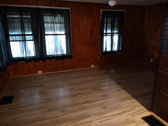 Photo - 238 N Main St