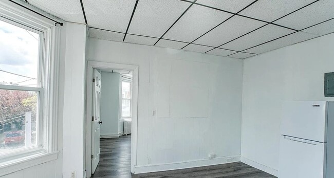 Photo - 1649 Allengrove St Unit 2F