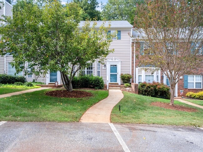 Building Photo - 313 Silverberry Ct