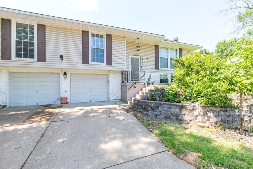 4020 S Crackerneck Rd