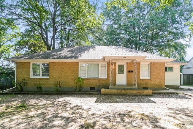 Photo - 828 S Mendenhall Rd House