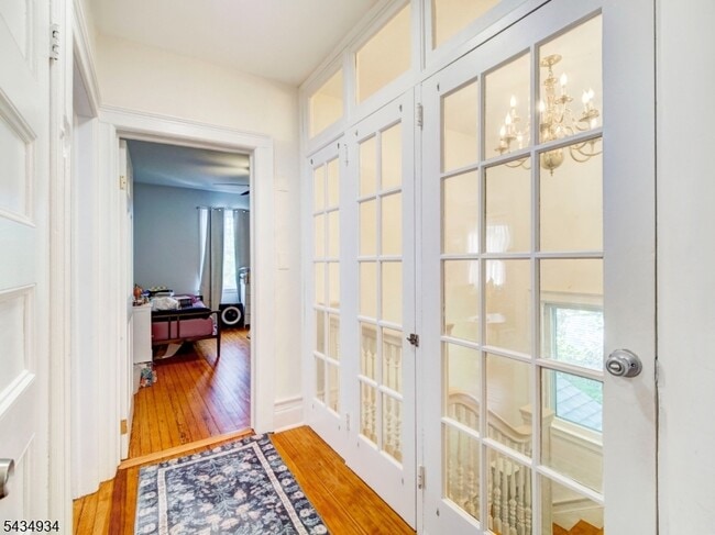 Photo - 285 Claremont Ave