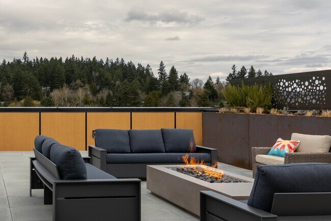 East Building rooftop firepit area - AMLI Redmond Way