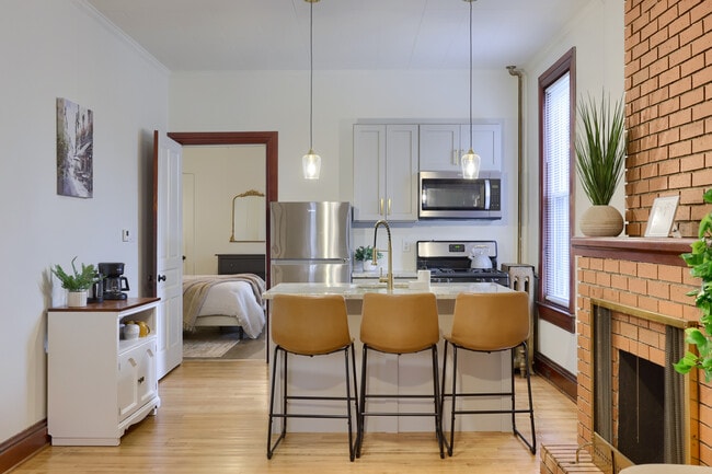 Photo - 933 Linden Ave Unit 1