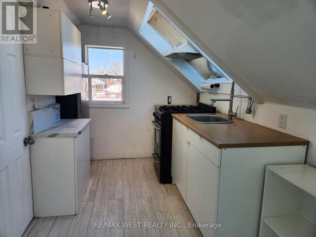 Photo - 32 Pritchard Ave