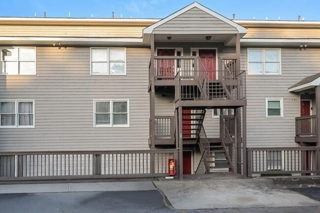 Building Photo - 2505 W Broad St Unit 122