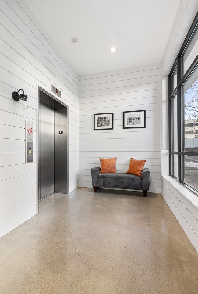 504 Glenbrook