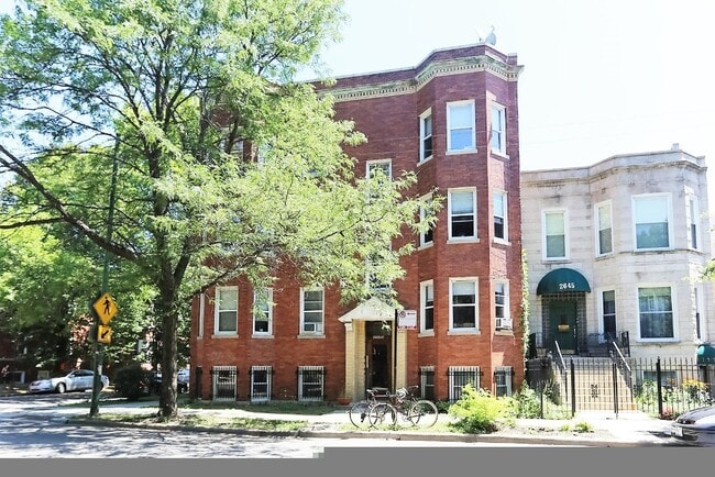 Building Photo - 2647 N Sacramento Ave Unit G Rental