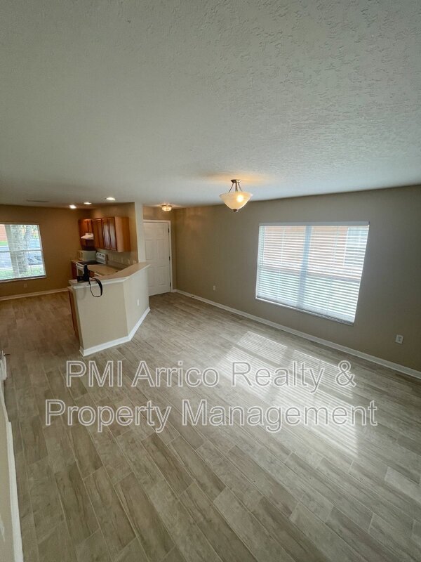 Photo - 10840 Johanna Ave